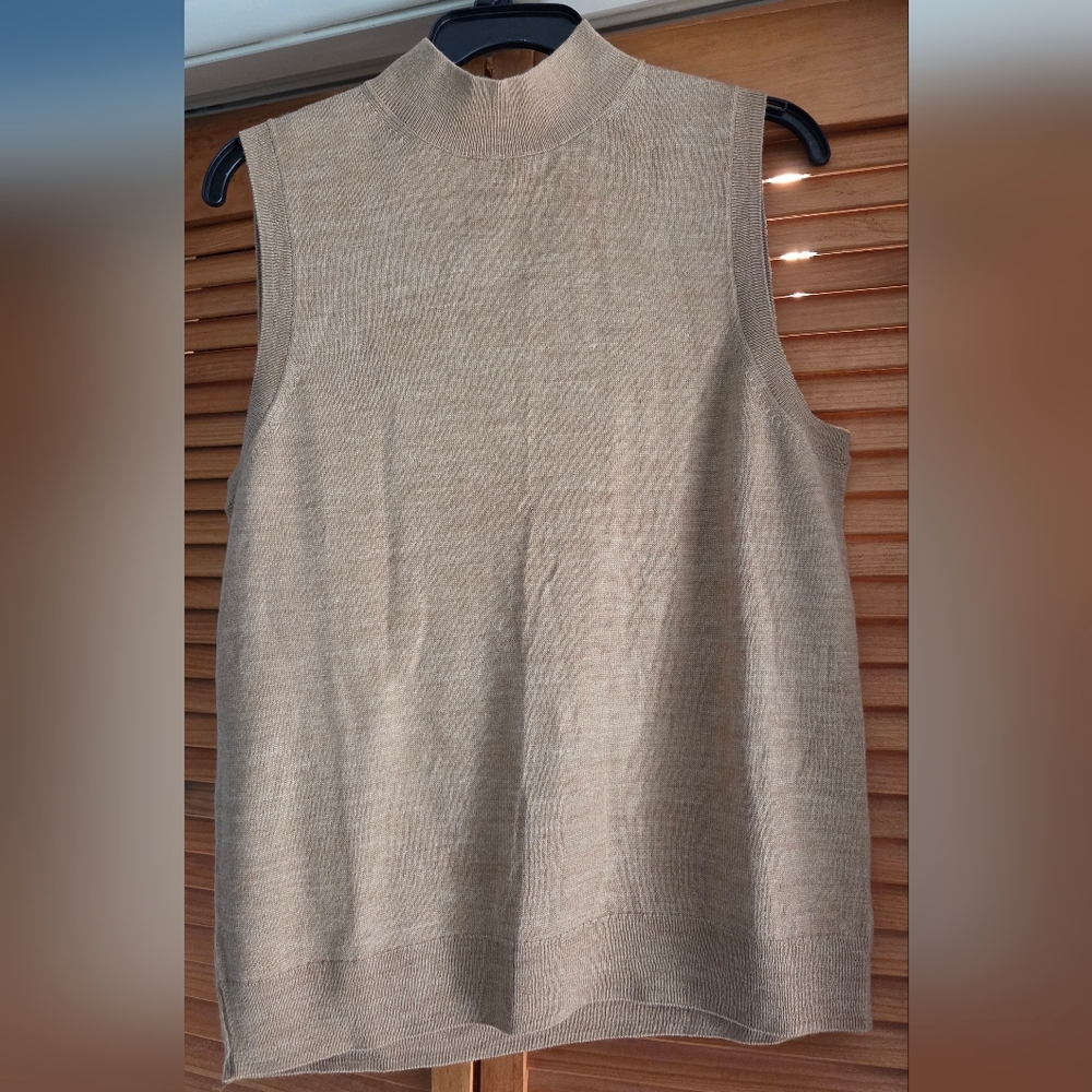 NWT  J.CREW MERINO WOOL BLEND SWEATER VEST